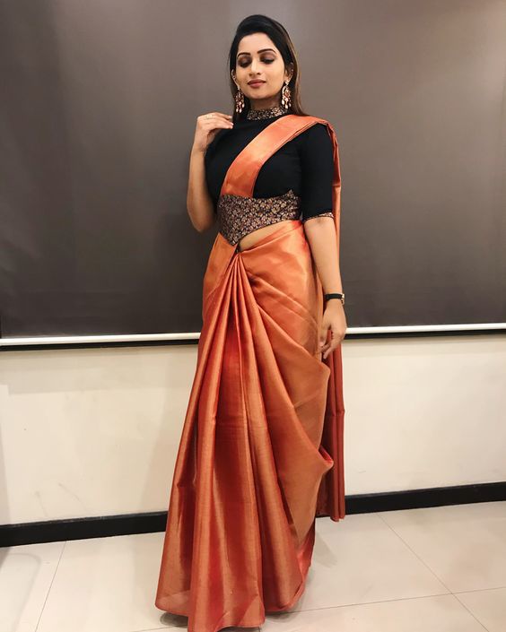 How to wear / style a saree